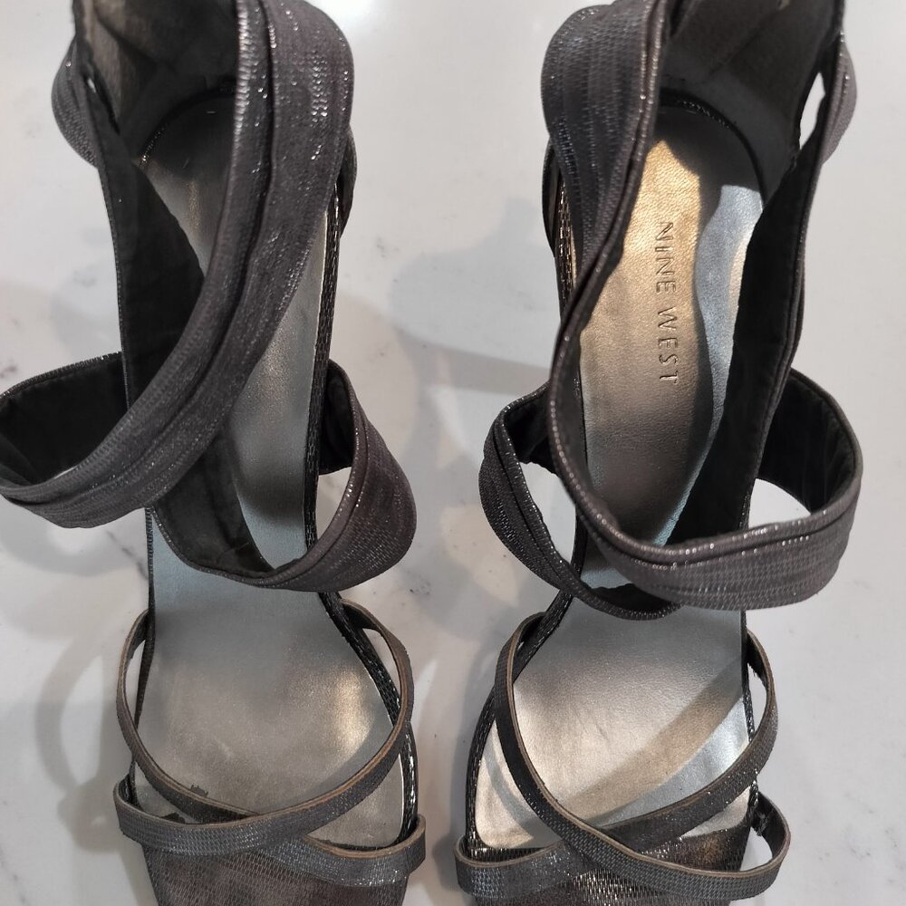 Nine West Strappy Dark Gray 9M